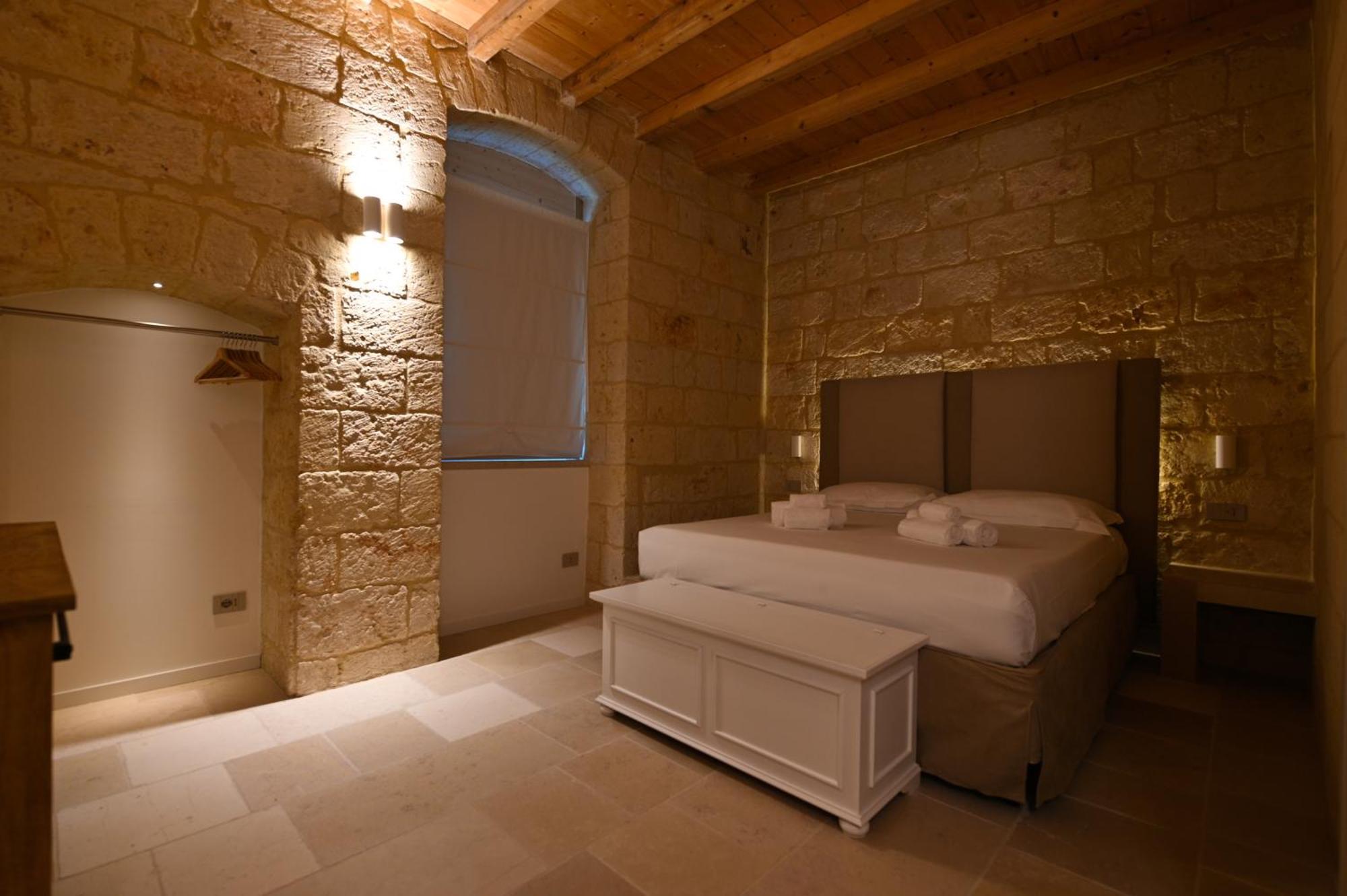 Palazzo Momi Bed and Breakfast Bari Buitenkant foto