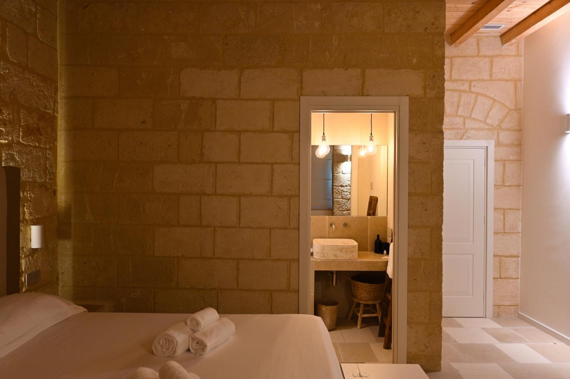 Palazzo Momi Bed and Breakfast Bari Buitenkant foto