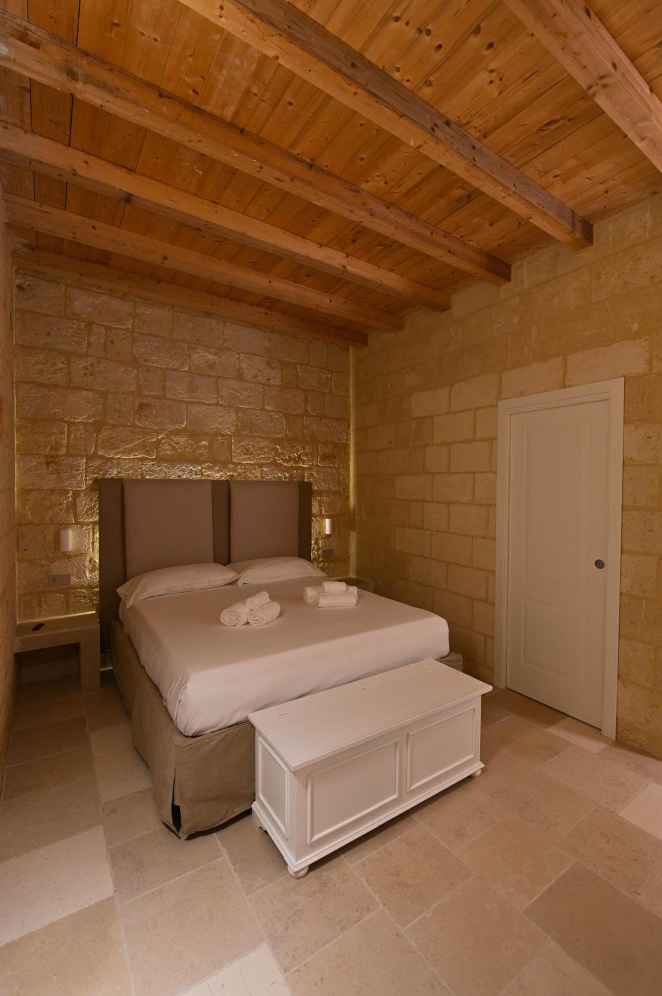Palazzo Momi Bed and Breakfast Bari Buitenkant foto