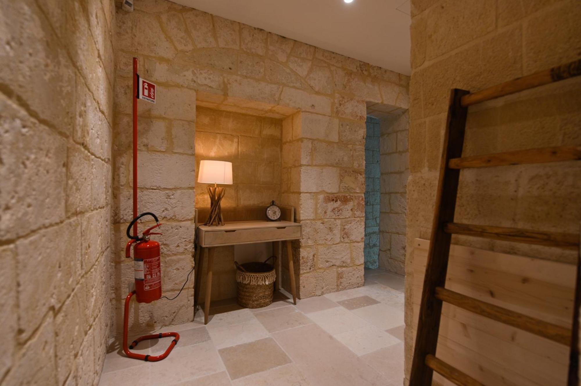 Palazzo Momi Bed and Breakfast Bari Buitenkant foto