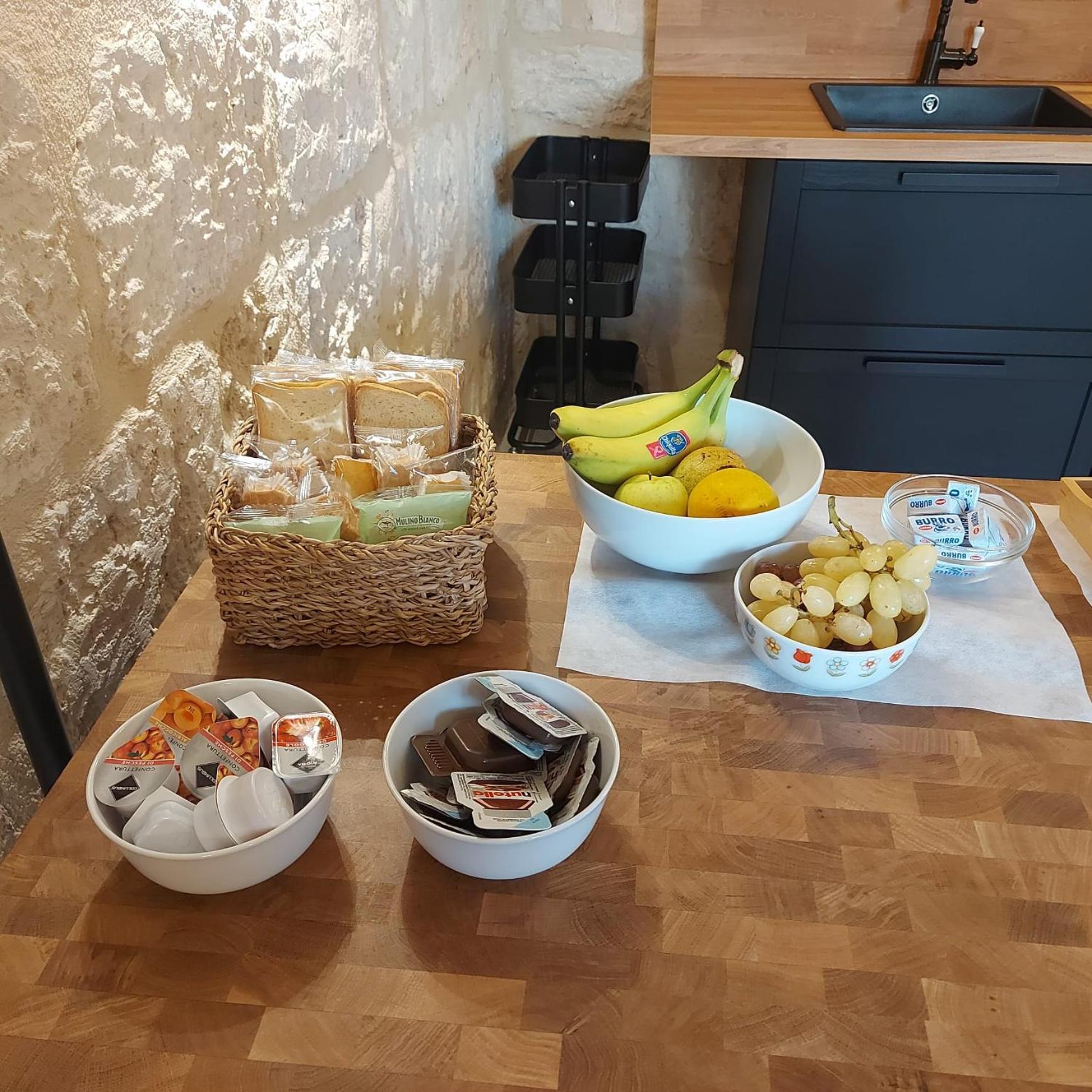 Palazzo Momi Bed and Breakfast Bari Buitenkant foto