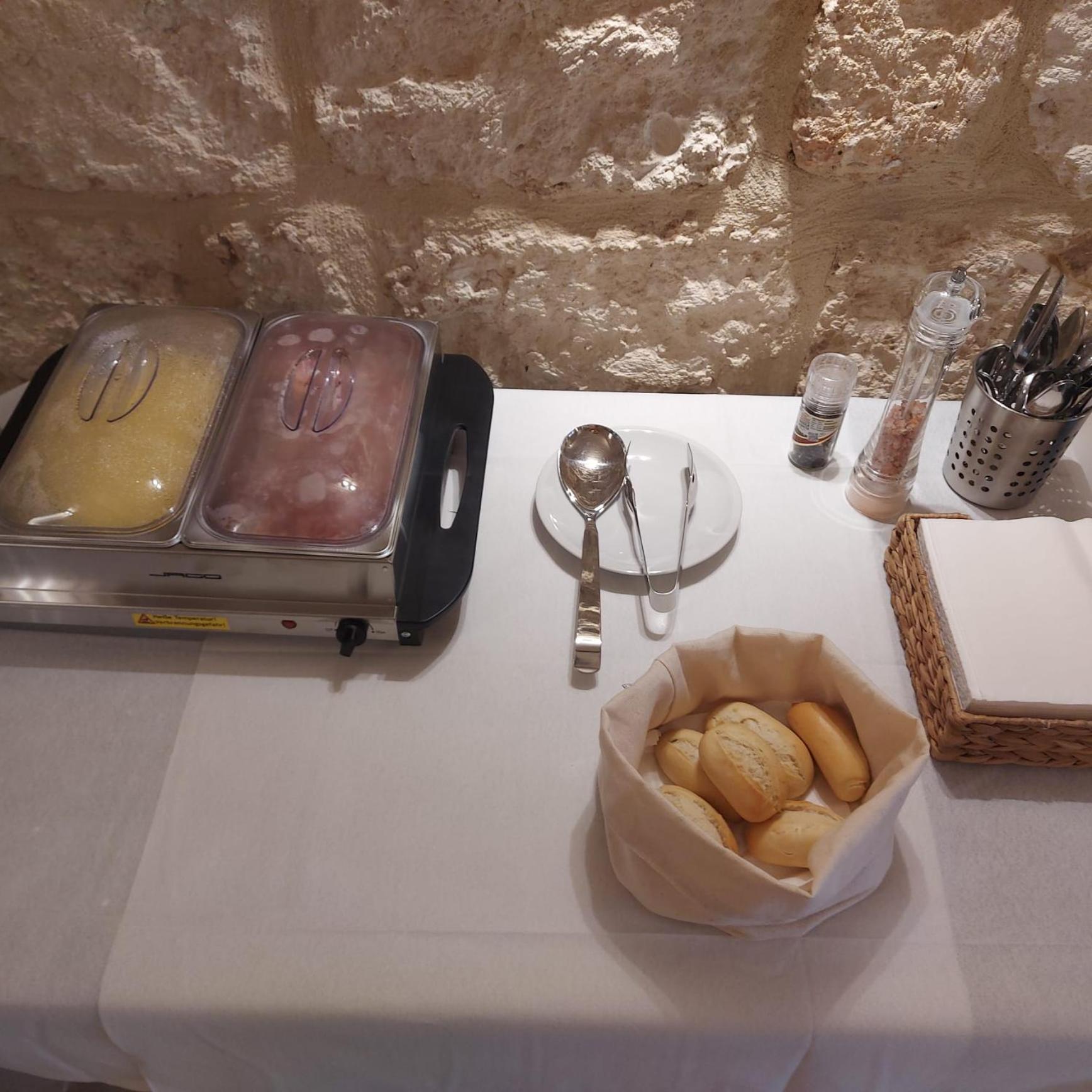Palazzo Momi Bed and Breakfast Bari Buitenkant foto